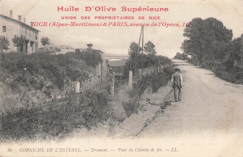 Attention carte décollée - attention, 83
